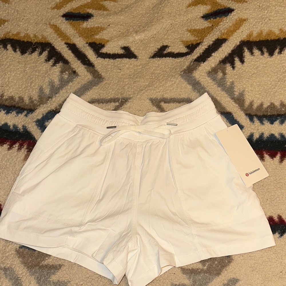 Lululemon White Dance Studio HR Short 3.5” - Picture 3 of 9